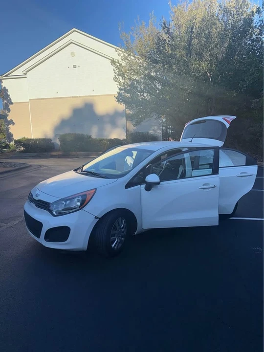2015 Kia Rio - Image 3 of 9