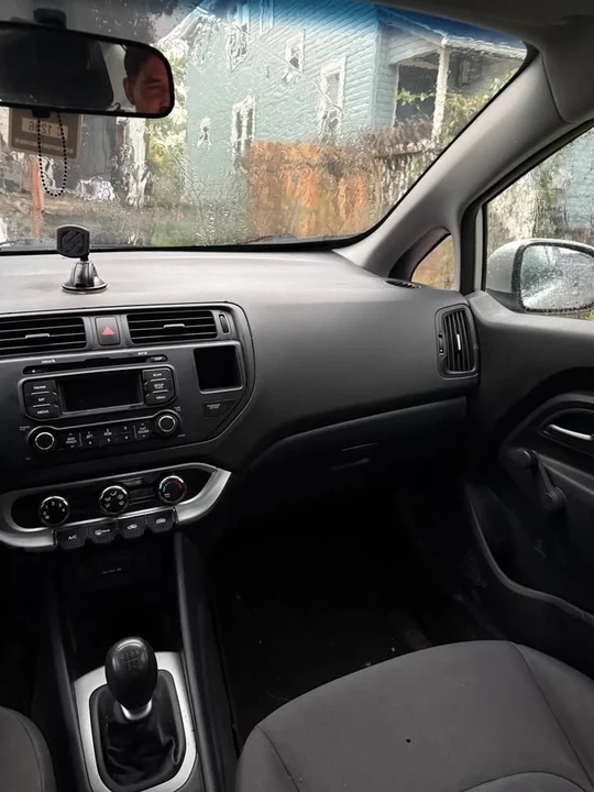 2015 Kia Rio - Image 12 of 13