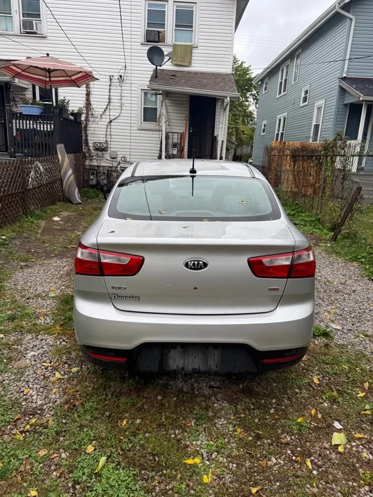 2015 Kia Rio - Image 4 of 13