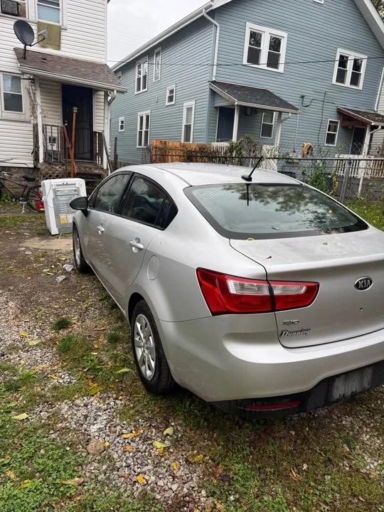 2015 Kia Rio - Image 5 of 13