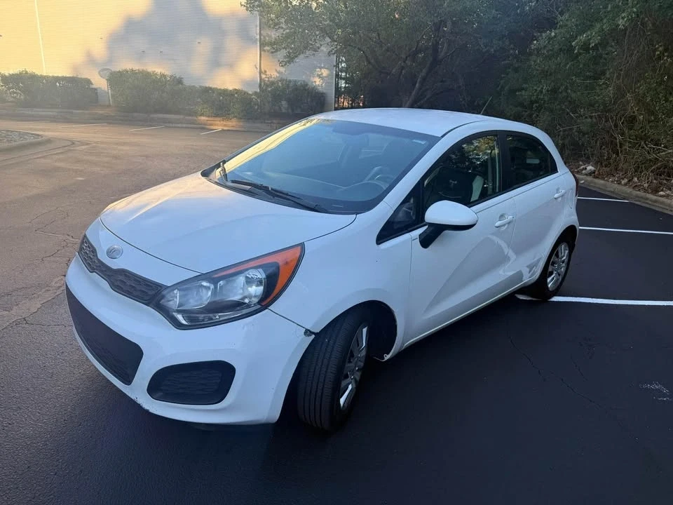 2015 Kia Rio - Image 4 of 9