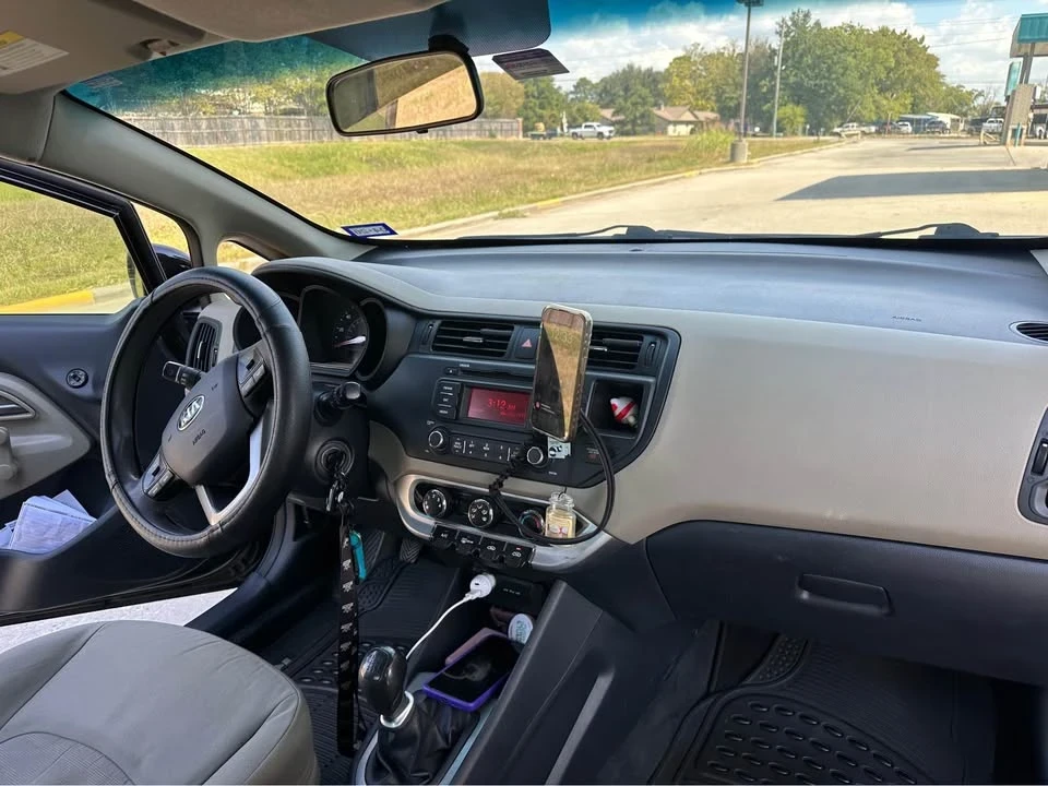 2015 Kia Rio - Image 5 of 12