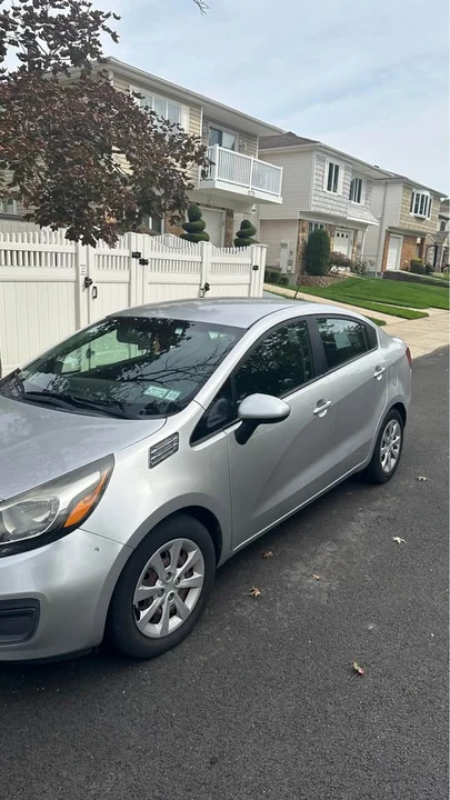 2015 Kia Rio - Image 2 of 5