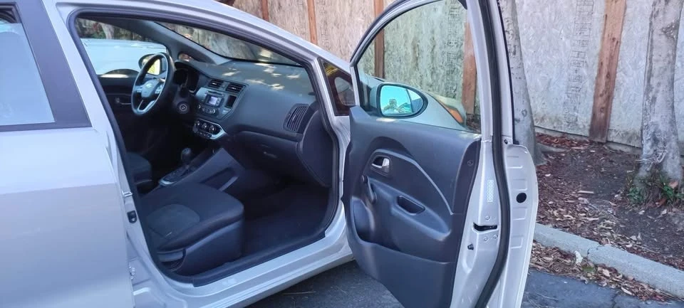 2015 Kia Rio - Image 7 of 16