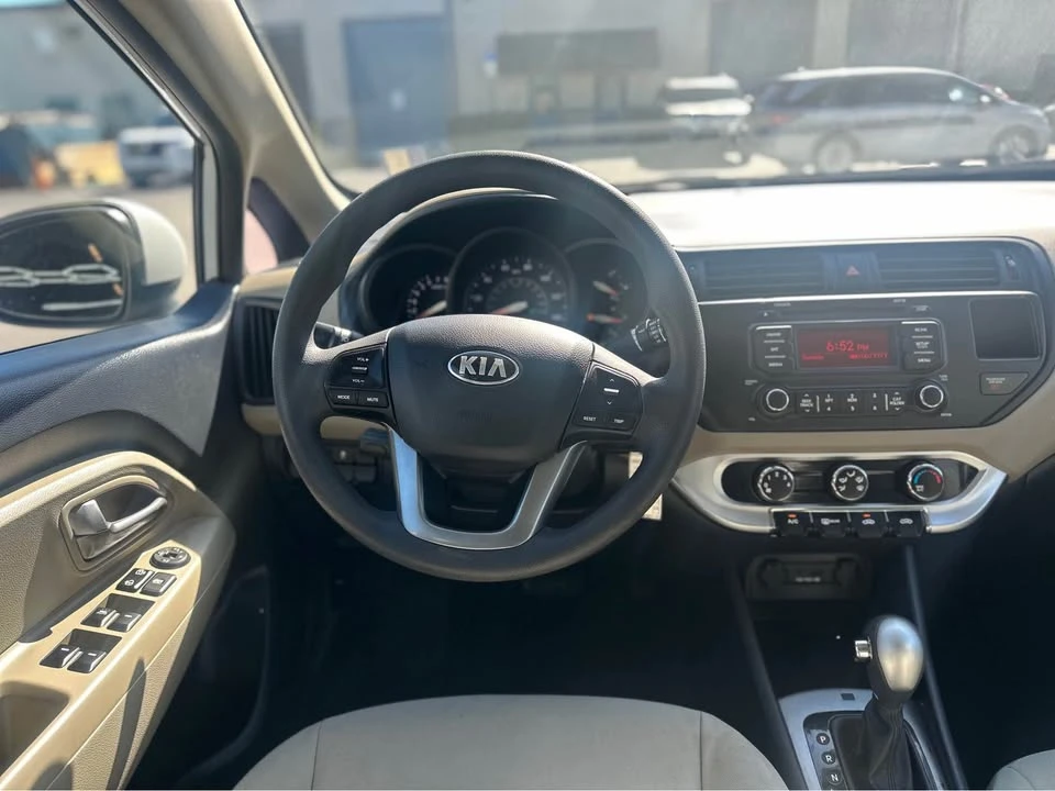 2015 Kia Rio - Image 10 of 11