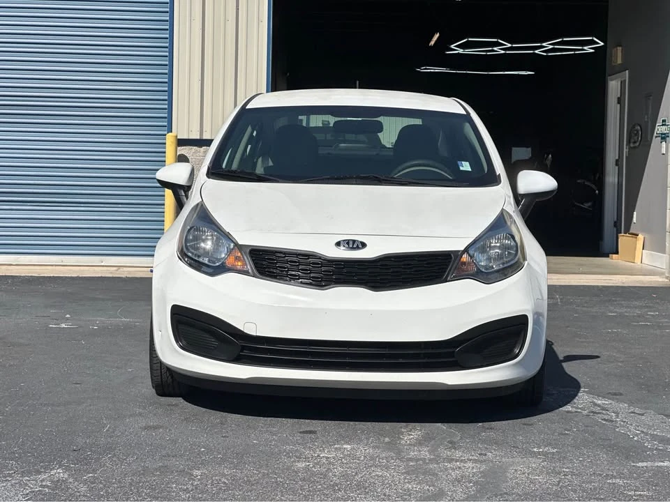 2015 Kia Rio - Image 2 of 11