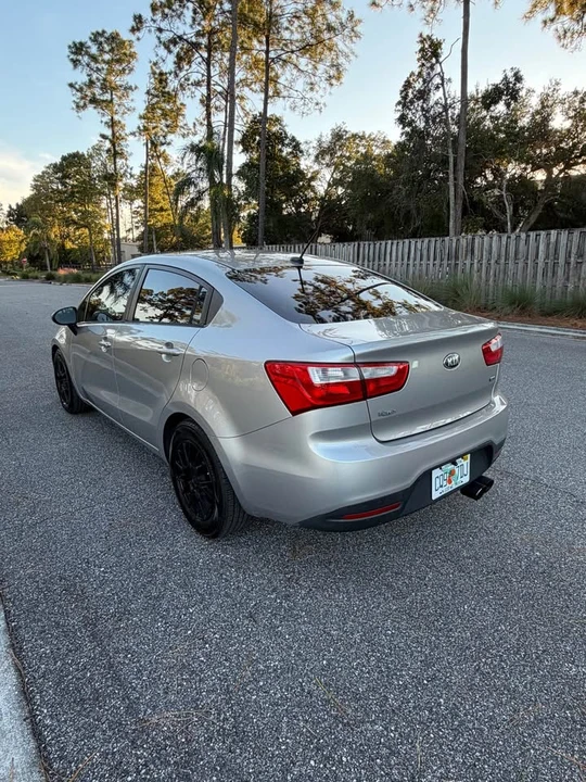 2015 Kia Rio - Image 13 of 14
