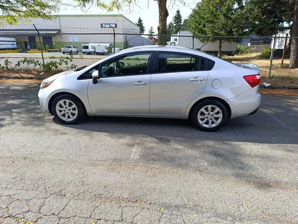 2015 Kia Rio - Image 8 of 12
