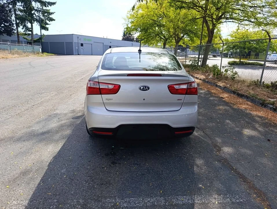 2015 Kia Rio - Image 6 of 12