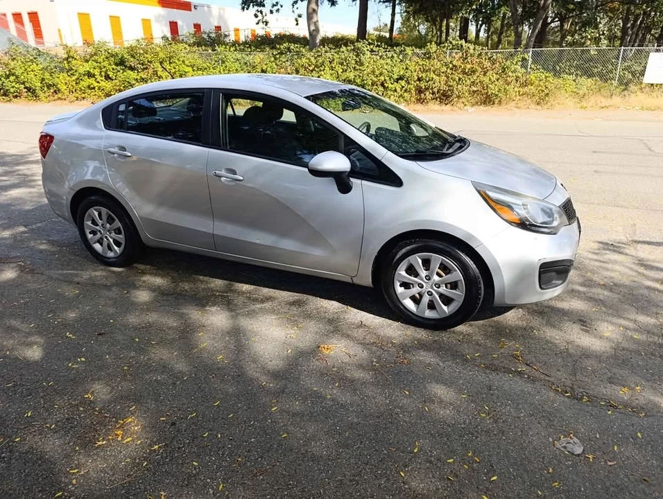 2015 Kia Rio - Image 5 of 12