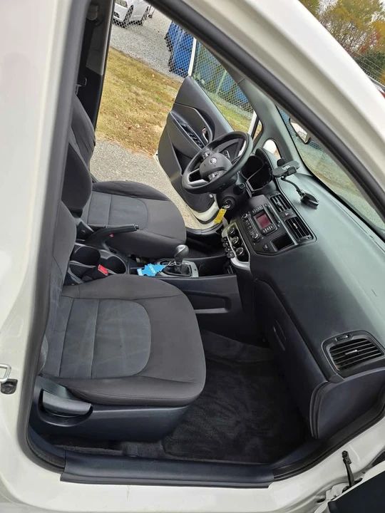 2015 Kia Rio - Image 16 of 16