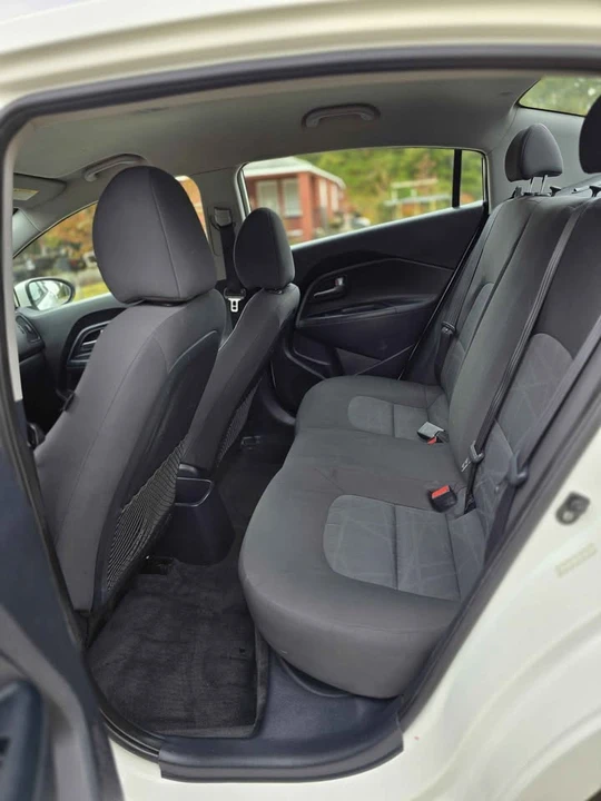 2015 Kia Rio - Image 7 of 16
