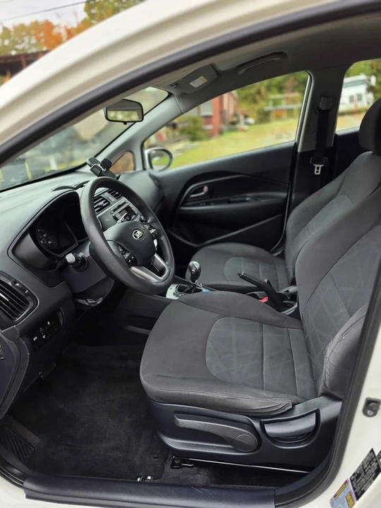 2015 Kia Rio - Image 6 of 16