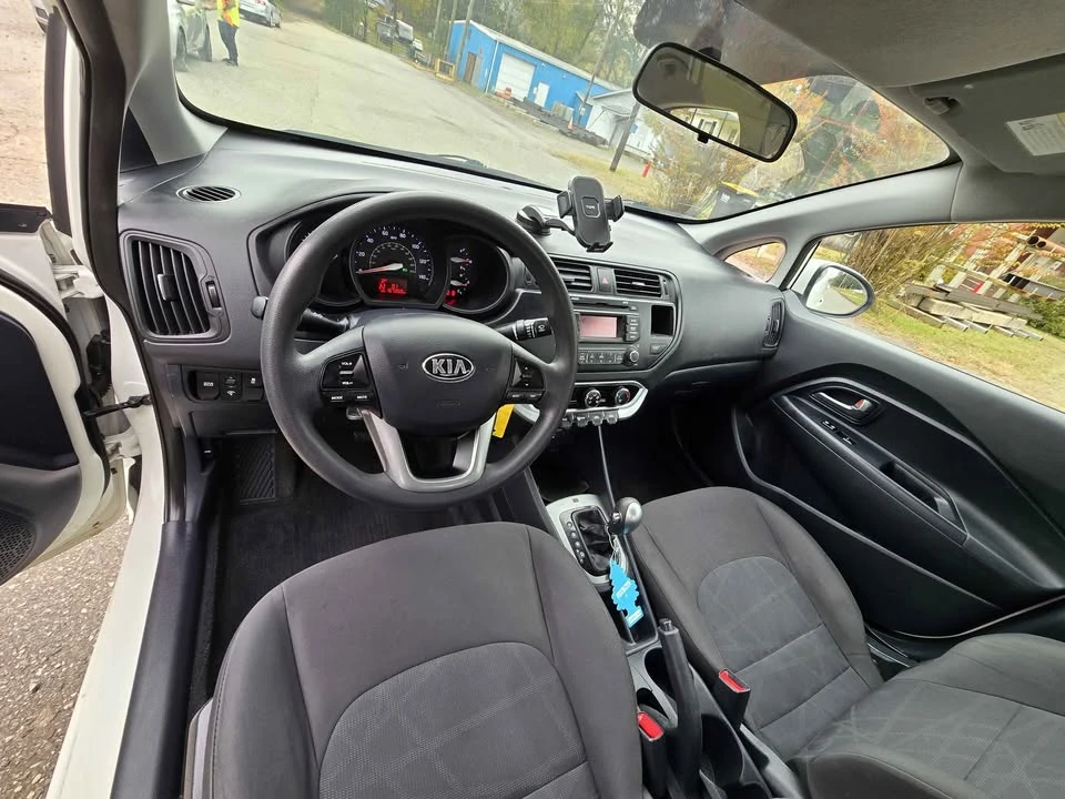 2015 Kia Rio - Image 17 of 18