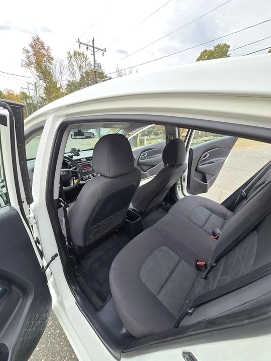 2015 Kia Rio - Image 3 of 18