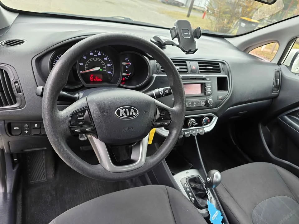 2015 Kia Rio - Image 14 of 18