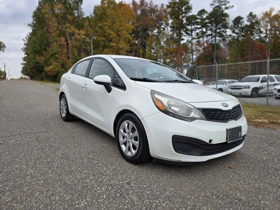 2015 Kia Rio - Image 13 of 18