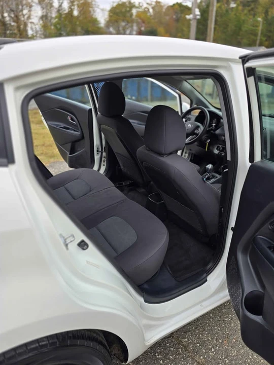 2015 Kia Rio - Image 11 of 18