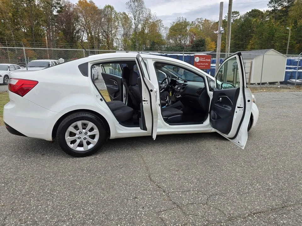 2015 Kia Rio - Image 6 of 18
