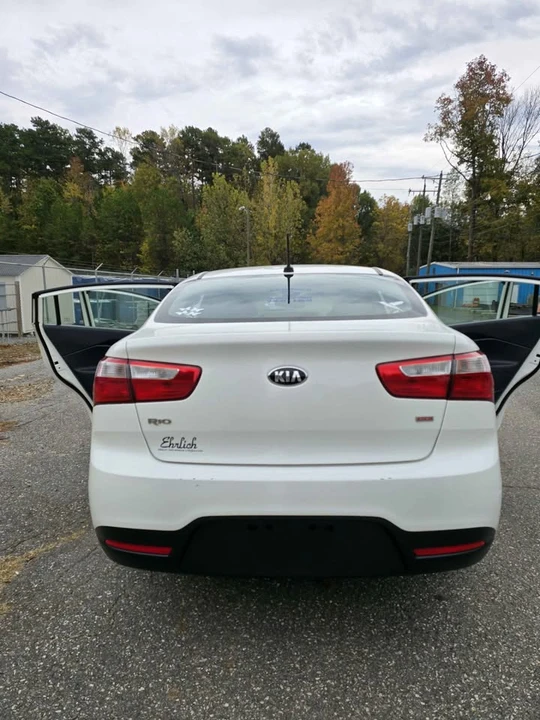 2015 Kia Rio - Image 5 of 18