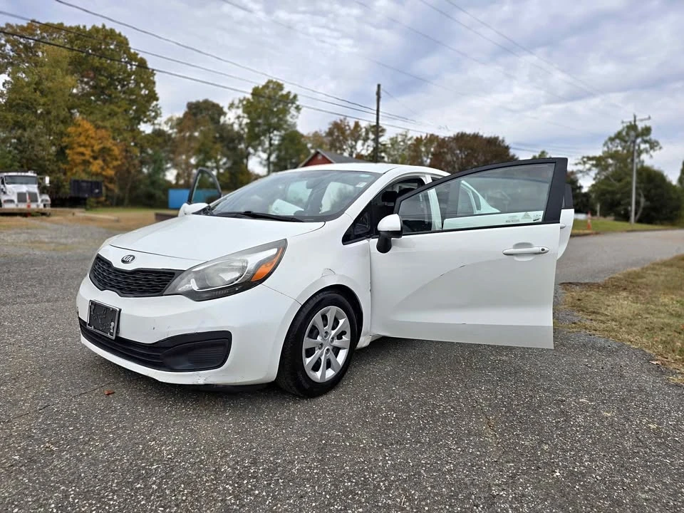 2015 Kia Rio - Image 1 of 18