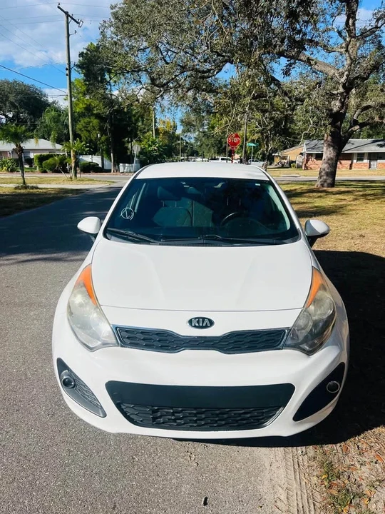 2015 Kia Rio - Image 2 of 14