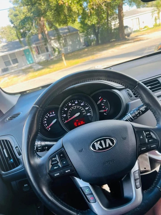 2015 Kia Rio - Image 8 of 14
