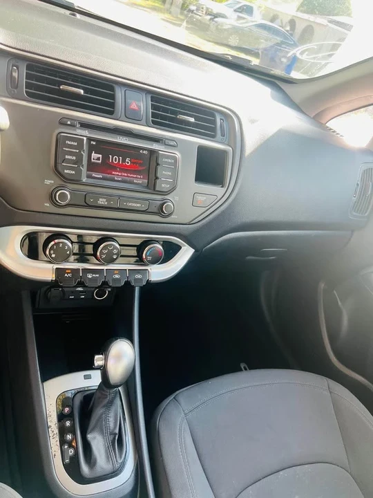 2015 Kia Rio - Image 12 of 14