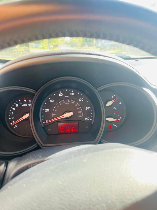 2015 Kia Rio - Image 10 of 14
