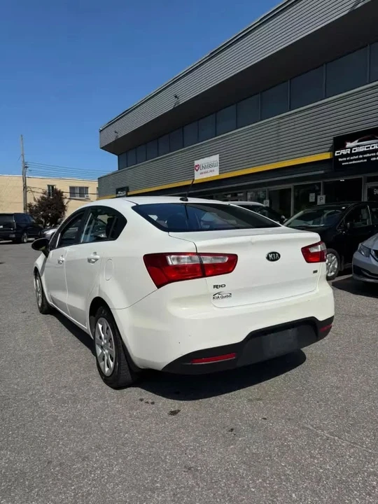 2015 Kia Rio - Image 5 of 15