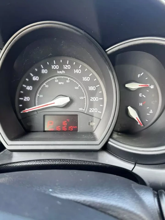 2015 Kia Rio - Image 10 of 15