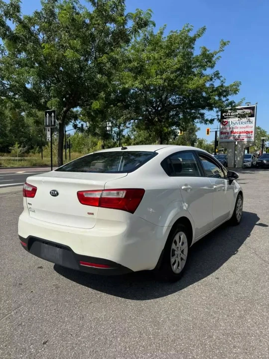 2015 Kia Rio - Image 4 of 15