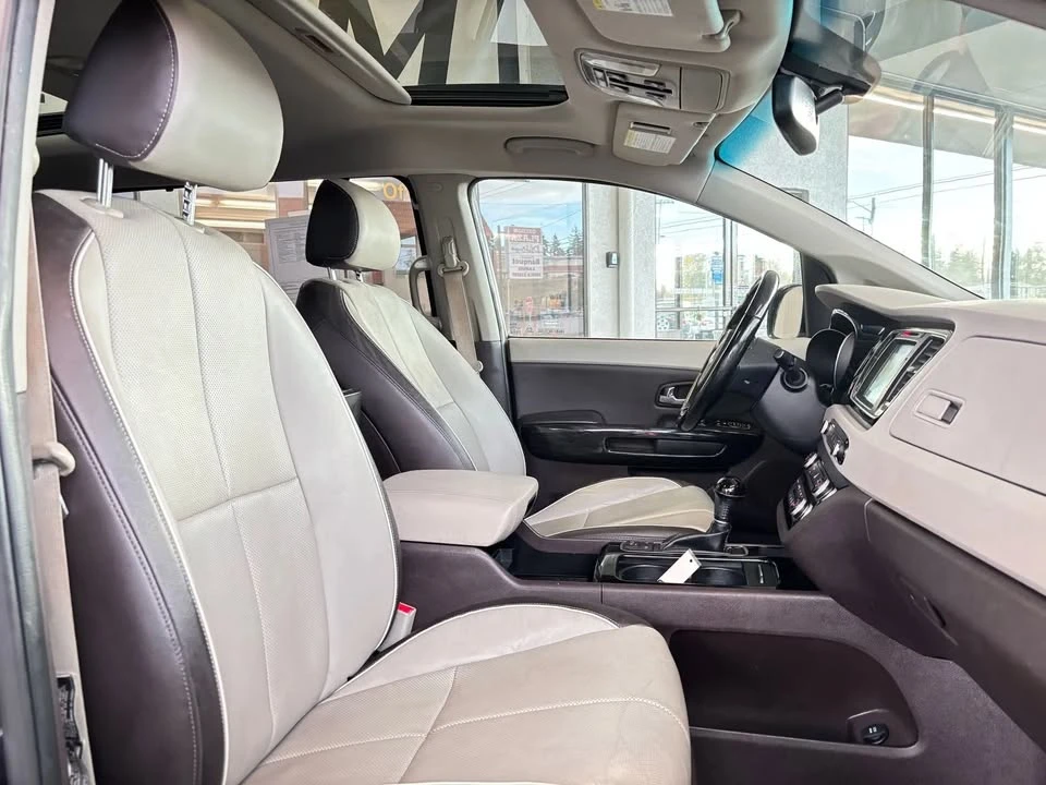 2015 Kia Carnival - Image 8 of 20