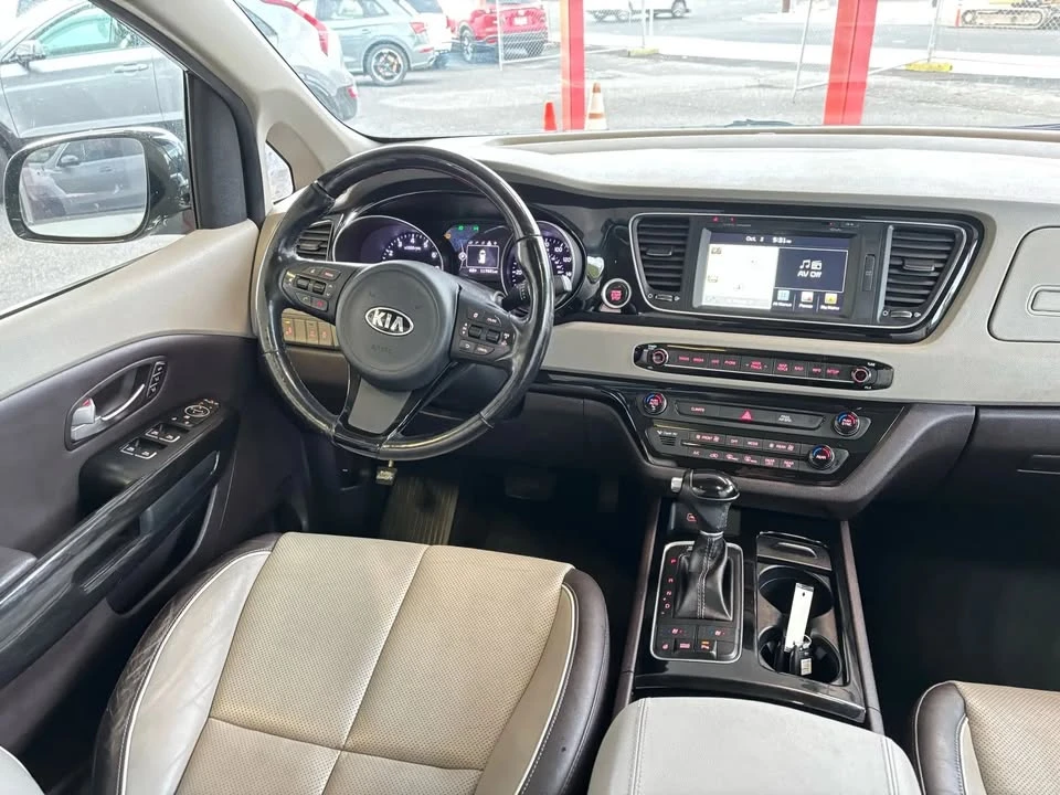 2015 Kia Carnival - Image 14 of 20