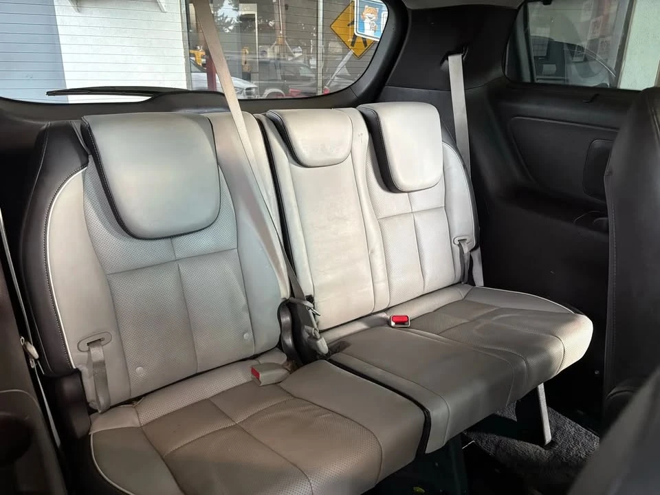 2015 Kia Carnival - Image 12 of 20