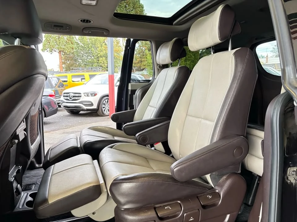 2015 Kia Carnival - Image 9 of 20