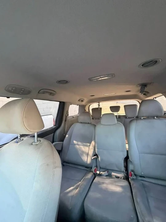 2015 Kia Carnival - Image 9 of 15