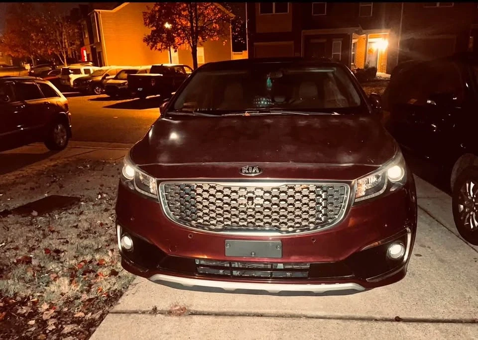 2015 Kia Carnival - Image 6 of 11