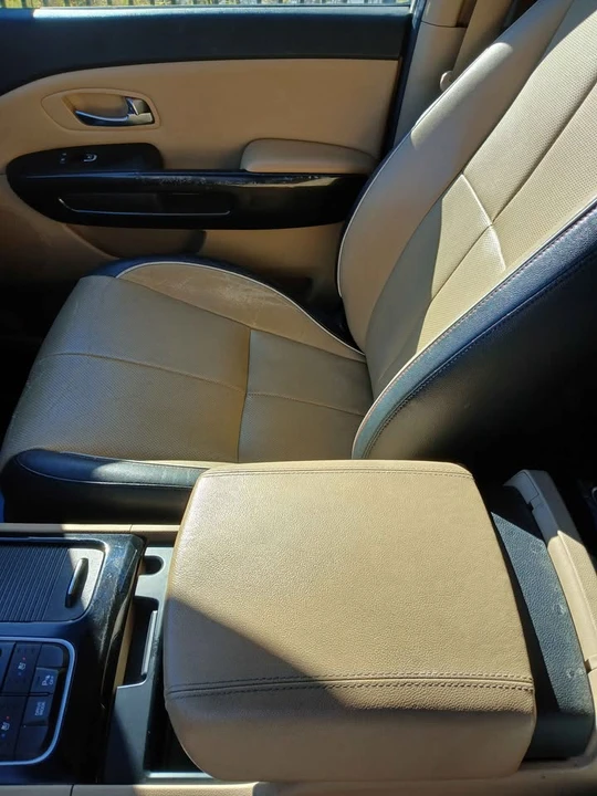 2015 Kia Carnival - Image 8 of 14