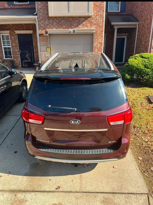 2015 Kia Carnival - Image 11 of 11