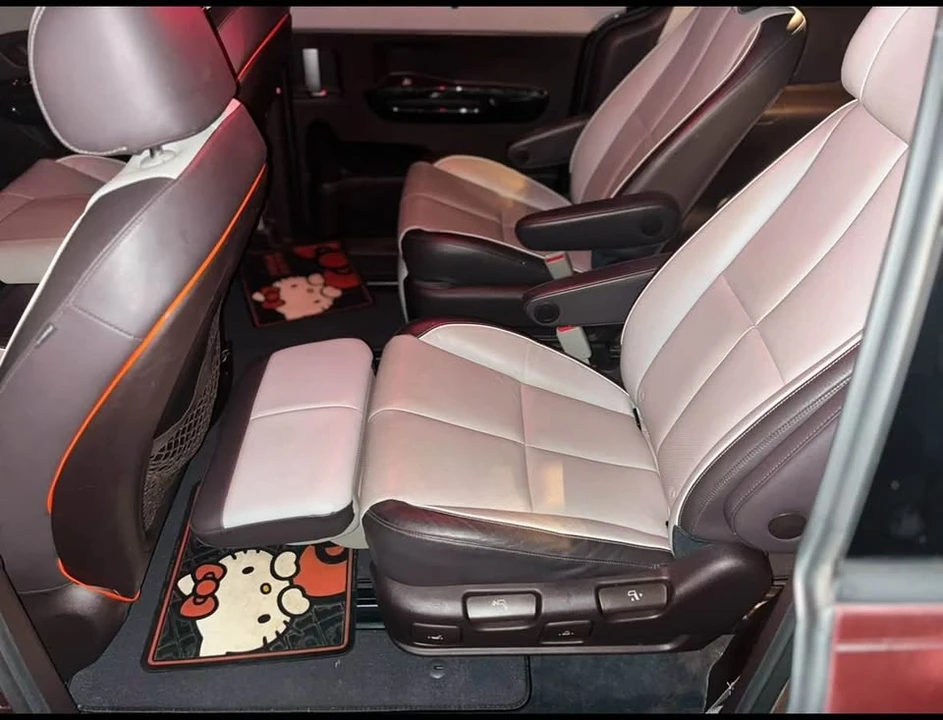 2015 Kia Carnival - Image 7 of 11