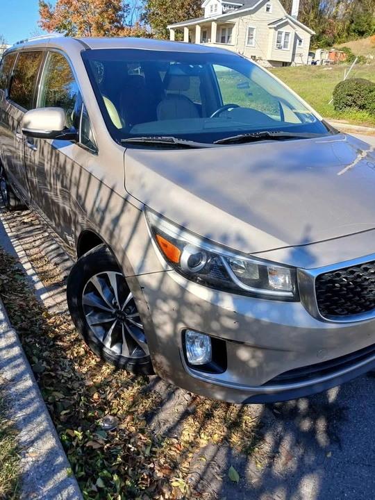 2015 Kia Carnival - Image 6 of 14