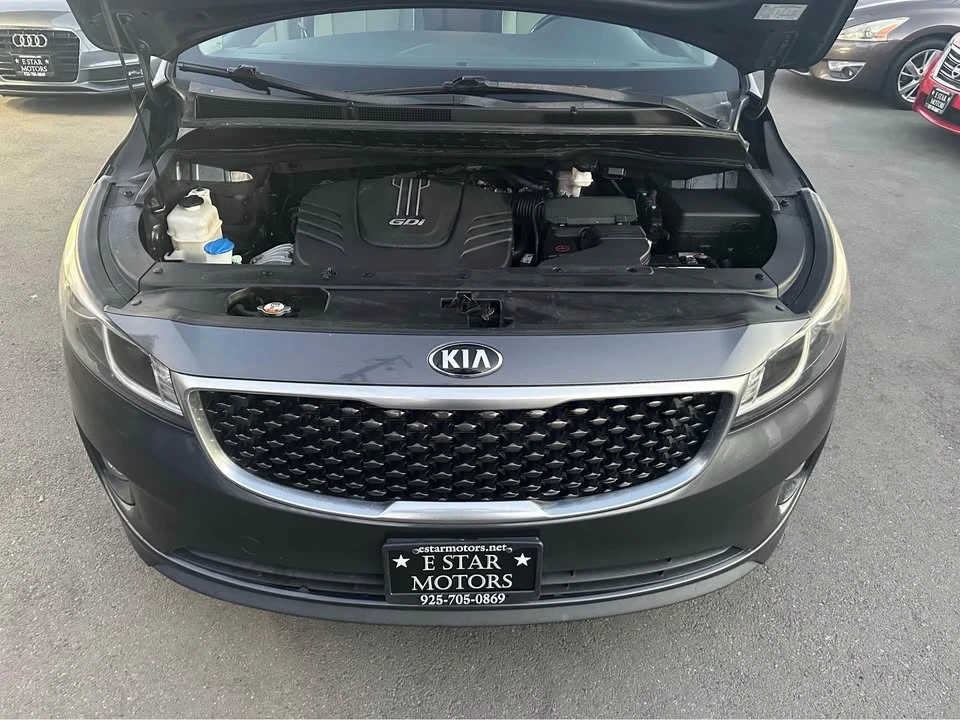 2015 Kia Carnival - Image 13 of 13