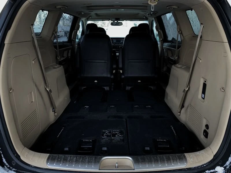 2015 Kia Carnival - Image 6 of 17