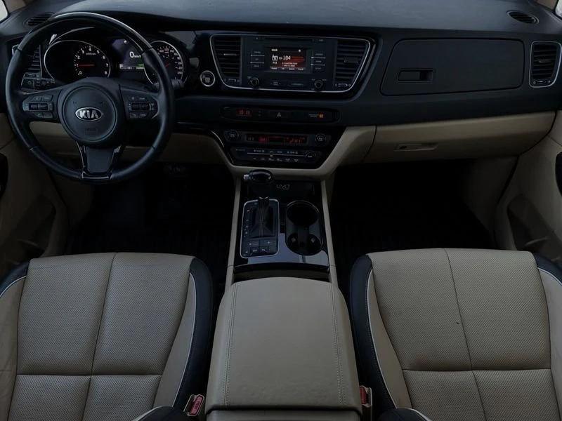2015 Kia Carnival - Image 9 of 17