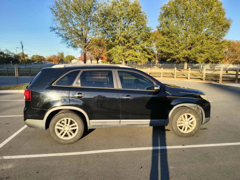 2015 Kia Sorento - Image 4 of 15