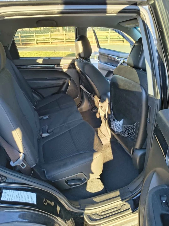 2015 Kia Sorento - Image 10 of 15
