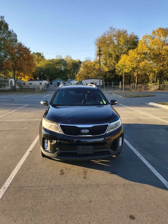 2015 Kia Sorento - Image 2 of 15