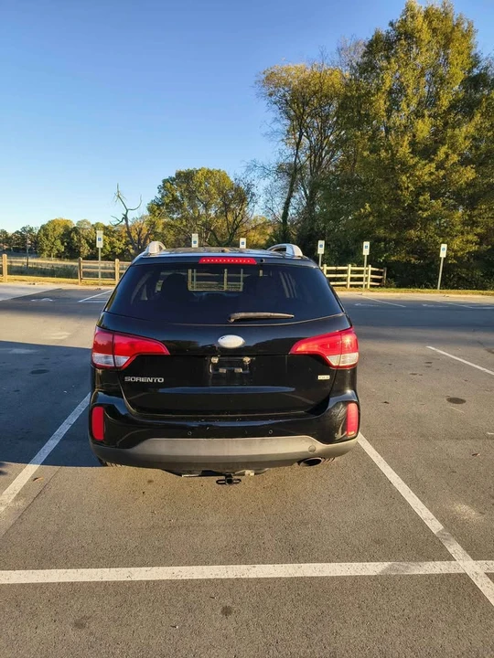 2015 Kia Sorento - Image 5 of 15