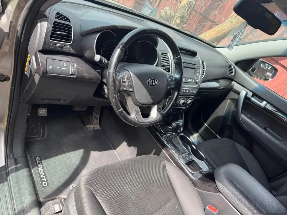 2015 Kia Sorento - Image 2 of 7